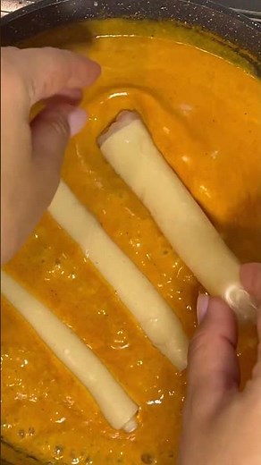 Delicious Rice Paper Rolls in Spicy Creamy Sauce