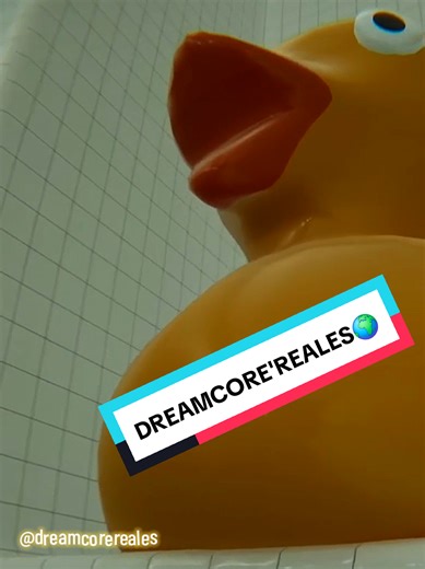 El mismo pato Amarillo!!? Se esta bien aqui!!? Bienvenidos a los Backrooms!! Poolroms!! o Dreamcore!! Sueños!! Nostalgia!! Entre a Dreamcore!! mira!! Backrooms backrooms Backrooms Dreamcore #poolrooms #minimalist #backrooms #dreamcore #solo Siempre miro el pato en todos los lugares a donde voy...... a que se deberá??? №4