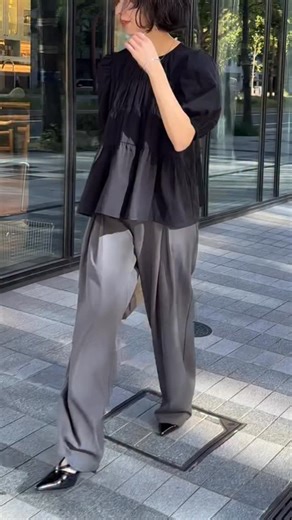 Re:EDIT（リエディ） OFFICIAL on Instagram: ". New Arrival 9/5 Fri. 販売START！ 楽天限定で発売！新作ティアードブラウスが登場します。 今回は3つの着こなしをご紹介します♡ No.139859 #リネンライクティアードブラウス ☑️おすすめPOINT ・軽やかで涼しいリネンライク生地 ・どこから見てもかわいい程よく広がるティアードデザイン ・さらっと着用するだけで、自然なすっきり見え&体型カバー ・オフィスOK！シンプルだけど品良く着られる 発売まで、お楽しみにお待ちくださいませ♪ . #reedit #リエディ #トレンドファッション #トレンドコーデ #アラサーコーデ #アラフォーコーデ #きれいめコーデ #低身長コーデ #高身長コーデ #大人カジュアル #30代ファッション #40代ファッション #30代コーデ #40代コーデ #大人カジュアルコーデ #シンプルコーデ #楽天限定 #楽天市場 #ティアードブラウス #フレアブラウス #体型カバー #ブラウス #オフィスコーデ #オフィスカジュアル #通勤