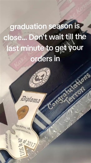 Custom Graduation Cakes for Your Celebration