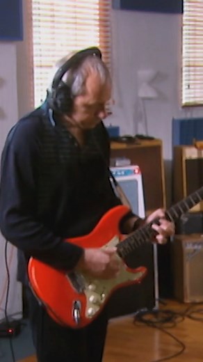 456K views · 11K reactions | Mark speaks about his favourite elements of the music making process as part of a documentary filmed around the release of his album Sailing To Philadelphia in September, 2000. Pre-order the 25th anniversary reissue, out 26th September: https://markknopfler.lnk.to/SailingEM | Mark Knopfler | Facebook