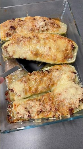 Gefüllte Zucchini