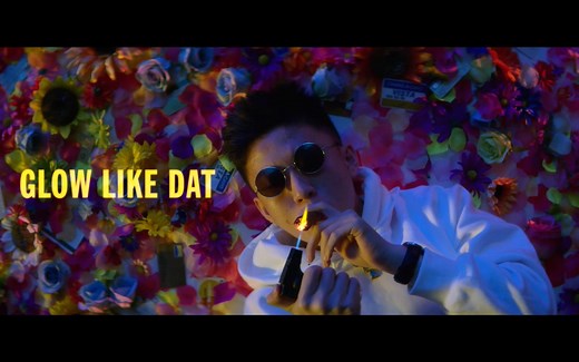 Rich Brian《GLOW LIKE DAT》MV