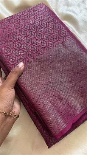 Kriya boutique ✨ on Instagram: "Price:1299 plus shipping brocade soft silk Limited stock. Grab yours now! 💖 Dispatch time 2 working days Delivery min of 3 workings days to max of 7 From dispatch #kriyaboutique #saree #sareelove #sareefashion #sareeindia brocades semibanarasisaree kanchipuram kanchipattu kanchipattu silksarees kuberapattusarees silk"