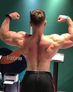 @Artem Pakhniuk | A to Z of Bodybuilders Strongmen and Fitness Models