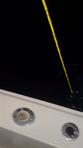 It was not calm water last night. Big swell, strong wind, and deep water made every pull hard work. Mother Nature tested us, but we stayed focused and worked through it to bring home dinner. Nights like this remind me that nothing comes easy, and every blessing is earned with patience and effort. Through the rough water and long hours, I’m grateful for good friends, shared laughs, and safe returns. No matter the conditions or the challenges ahead, God is still writing my story, and I trust the j