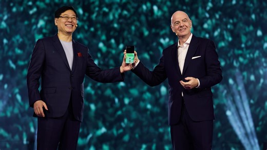 FIFAは、ワールドカップでチームや審判を支援するためにAI技術を活用し、オフサイドをキャッチするための3D選手アバターなどを活用します