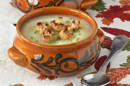 Crema de coliflor cremosa y ligera. La receta más sencilla y sabrosa con un pequeño truco