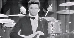 60s Instrumental Masterpiece “Apache” On Belgian TV Is Incredibly Nostalgic