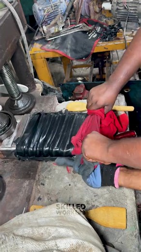 How Truck Boot Rubber Is Made | Full Manufacturing Process 🚚⚙️ | 𝙎𝙠𝙞𝙡𝙡𝙚𝙙 𝙒𝙤𝙧𝙠𝙚𝙧𝙨
