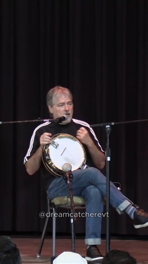Béla Fleck tells Chris Thile about the moment he knew he wanted to play banjo 🪕 Stay tuned for news on Chris’ 2026 Acousticamp event! | Dreamcatcher Events