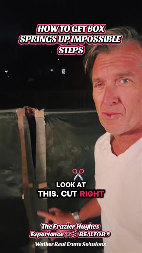Cómo subir un box spring por escaleras difíciles