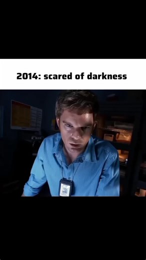 sucmover on Instagram: "日本利用壓電磁磚將腳步轉化為電能。這些瓷磚捕捉來自你腳步的動能。當你行走時,你的重量和動作會對瓷磚產生壓力。磁磚會輕微彎曲,從而產生機械應力。磁磚內部的壓電材料將這種應力轉化為電能。每一步都會產生少量電荷, 而數百萬步結合在一起就能產生足夠的電力來驅動 LED燈、 數位顯示器和感測器。在像澀谷車站這樣繁忙的地方,每天大約有240萬個腳步為此系統作出貢獻。這些電能可以被儲存或立即使用,從而減少對傳統電力來源的依賴,並支持可持續的城市基礎設施。這個方法將日常運動轉化為實用的可再生能源 #日本 #知識#事實#你知道嗎#推薦#科技#創新#歷史 #技術 #實驗 #熱門"