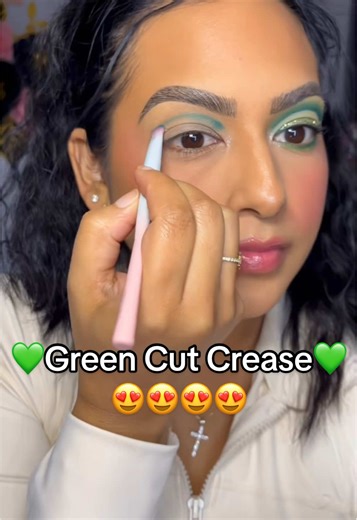 Green Cut Crease Makeup Tutorial with Gold Glitter