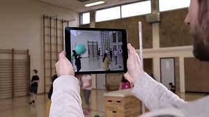 Seid ihr neugierig auf ein Sportstudium? Wie vielfältig dieser Bereich an der JLU ist und welche Bachelor- und Master-Studiengänge ihr bei uns absolvieren könnt, zeigt euch unser Institut für Sportwissenschaft. Egal, ob ihr Sport unterrichten wollt, euch in Zukunft als Therapeutinnen und Therapeuten im Gesundheitsbereich seht oder Traingsgeräte entwickeln möchtet, auf dem Campus am Kugelberg seid ihr genau richtig. (ALR) | Justus-Liebig-Universität Gießen (JLU)