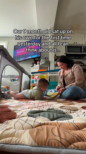 That unforgettable moment when your baby sits up for the first time—and the song that welcomed them as a newborn is still playing in your heart. We’re so honored to be part of these memories 🐒💜 #FisherPrice #childhoodstartshere #purplemonkey 🎥: @alexrunsaroundtheworld | Fisher-Price
