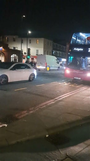 Enviro 400 Hybrid Euro 6 Stagecoach London 12316 SN14TYT Route 25 at Stepney Green Stn | 20/03/2026