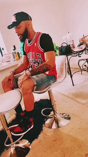 My New Album 𝐇𝐎𝐍𝐄𝐒𝐓 𝐝𝐫𝐨𝐩𝐬 𝟗/𝟗 🔥 𝐏𝐫𝐞-𝐬𝐚𝐯𝐞 𝐢𝐭 𝐧𝐨𝐰 LINK IN BIO 🤍 #NotTheOne