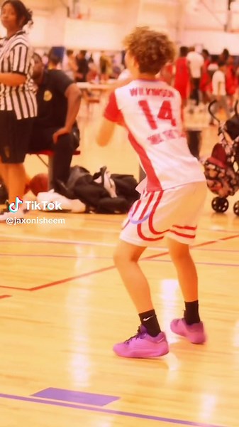 Jaxon Wilkinson's Bag Work Highlights in Basketball