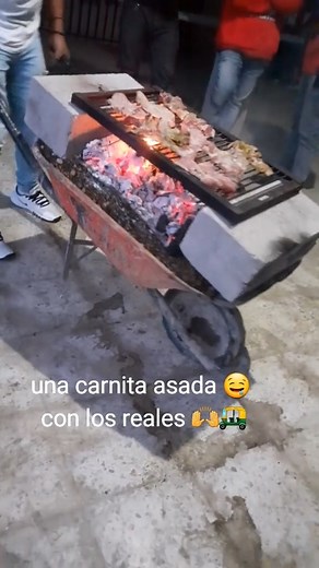¡Caiganle a la carnita asada! 🔥🥩 #humor #carne #carneasada #carnitas #carnes #amigos #compadres #viral #reels #exolorepage #torreon #viralreelsfacebook | Carnes La Perla