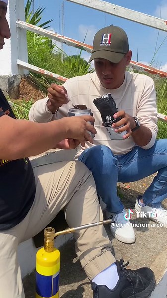 Videos de El Cocinero Marco (@elcocineromarco) con “Funk It Up - John Etkin-Bell”