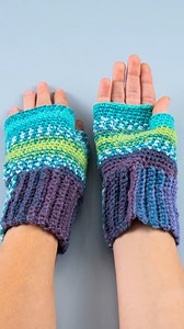 424K views · 3.7K reactions | Easy Crochet Fingerless Gloves! Miarti臨 | Miarti - Crochet and Knitting | Facebook