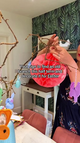 A simple branch found on a walk decorated with some spring decorations. Simple but an impactful way to bring spring into your home and a great low cost activity idea for Easter half term. If you do one I would love to see a photo of your tree 🥰 #slowliving #simpleactivities #eastercrafts