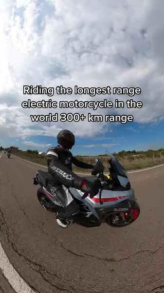 Got to ride the energica #experia. Amazingly comfortable #motorcycle to ride. No heat between legs or gears to shift. Instant acceleration with insane amounts of torque 👌