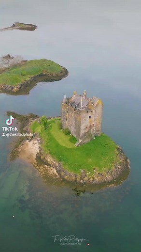 Castle Stalker 🏴󠁧󠁢󠁳󠁣󠁴󠁿😍 #VisitScotland #Scotland #scotlandIsCalling #CastleStalker #OnlyinScotland VisitScotland | The Kilted Photographer