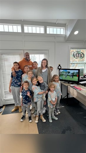 I cannot believe that next week we will be fulfilling one of our children’s dreams. A mega backyard playground. 😱 We’ve had tons of playgrounds in the past that lasted us only a few months until boards started to fall off, nails started showing, canopies ripped, slides split apart and the kids fought over the two swings. I didn’t know there was a place you could go and design your own play set. And @swingkingdom they will drive it all the way from Pennsylvania and install it! We take outdoor ti