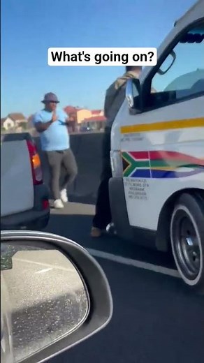 Drivers arguing? What's going on? #southafrice #taxi #fighting
