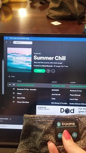 Watch Easy to use buttons on Amazon Live