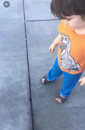 😂😂😂 What are thoooose #Haha #comedy #sandals #duet #FlexEveryAngle #dúo