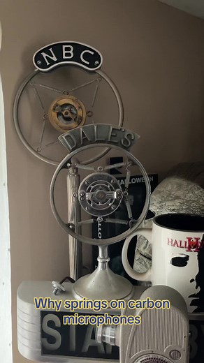 Why springs on carbon microphones? Microphone not sounting good, just gently tap it to loosen the carbon granules. #carbonmic #carbonmicrophone #springmic #springmicrophone