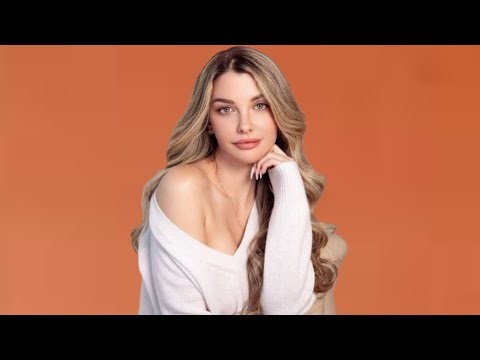 Glamour Model Emily Sears biography | Emily Sears plus Size Instagram model