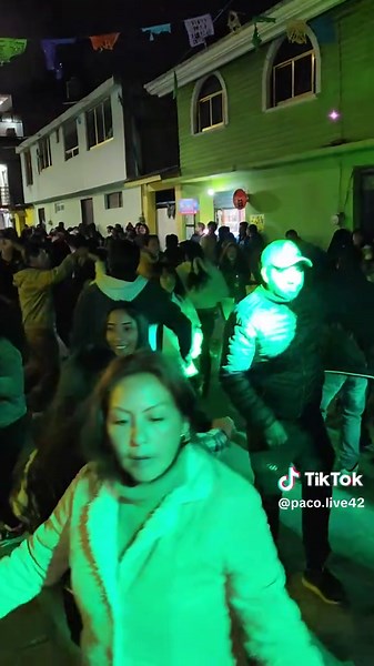 Videos de Paco TV (@paco.live42) con “Brown Noise Anthem - Dancing Waves”