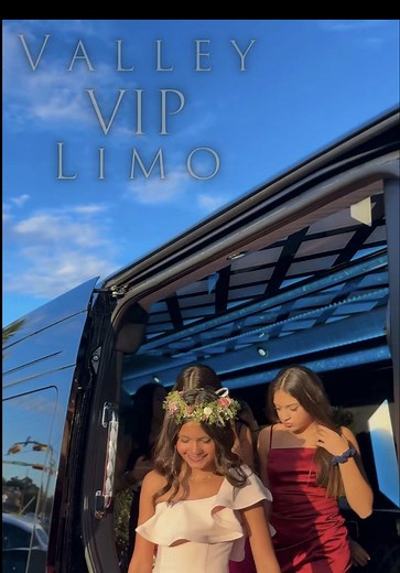 Arriving like 🌟🌟🌟 to homecoming!!🎉✨ #VALLEYVIPLIMO #RGV #HOMECOMING #LIMO #PARTY @Lebiram Floristeria & Boutique
