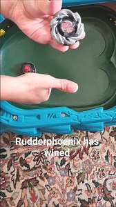 Beyblade Claw lion vs rudderphoenix