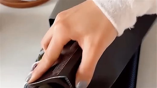 Nespresso咖啡机使用体验分享，操作简便，口感浓郁，适合家庭和办公室使用，提升日常咖啡享受。