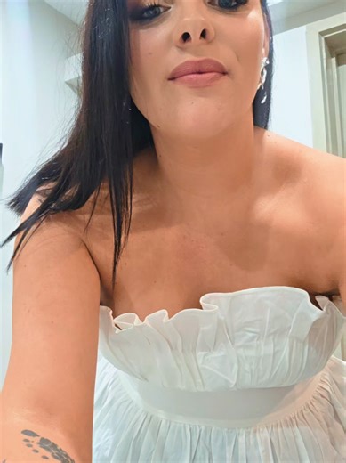 Lainey Wilson's Stunning Concert Outfit Check