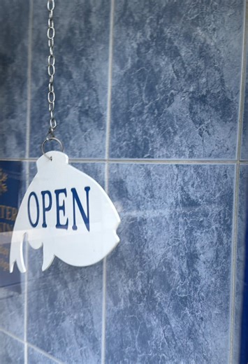 ☀️ 🐎 no horses today! Just important road works! 😁 TGI Friday Fish & Chips ❤️ 🇬🇧 Nations favourite dish 🥰 #thechippery #earlsbarton #friday #tradiotions #fishandchips