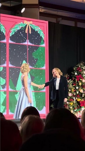 Ginna Claire Mason & Nikki DeLoach “Somewhere Over the Rainbow” duet at Hallmark Broadway Night
