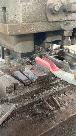 “Hot Steel Forging Process | Powerful Metal Press in Action”#Engineering #Heavy machinery #USA