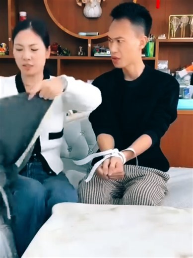 How can I identify the correct key? #familleheureuse #humourquotidien #viedefamille #momentsdevie