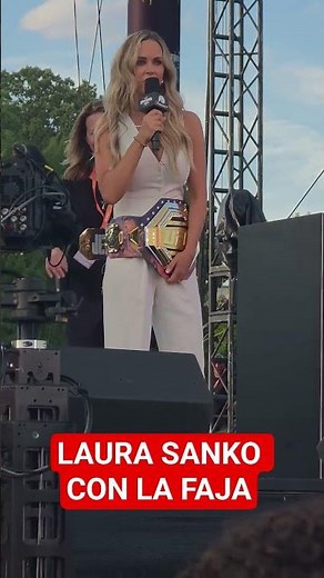 THE NEW UFC BELT! 👑 Laura Sanko presents a gem #ufc #ufccasablanca #iliatopuria