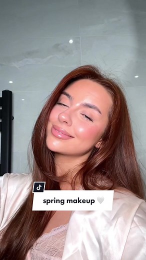 Spring Makeup Tips for Glossy Skin