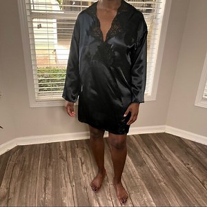 Victoria’s Secret Gold Label Vintage Black Satin Lace Short Robe