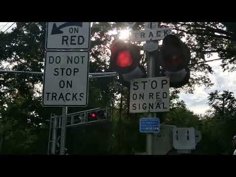 Thompson Avenue railroad crossing Septa route 101