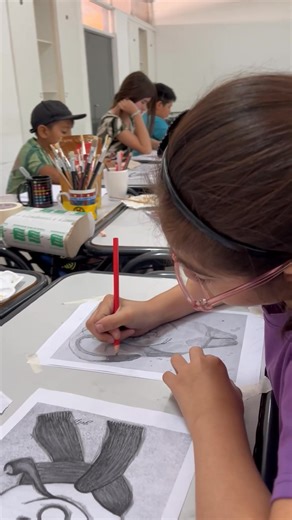 ¡El verano en CIIDEPT es sinónimo de descubrimiento y diversión! ☀️ Vení a conocer nuestros talleres de ciencia, tecnología, modelado e impresión 3D y programación de videojuegos. 👉 Destinatarios: niños y niñas desde los 5 hasta los 13 años. 🗓️ De lunes a viernes durante enero y febrero. ⏰ Todos los talleres comienzan a las 9 de la mañana y finalizan a las 11.30 hs. Te puedes inscribir 15 min antes de iniciar el taller. 📣 Los talleres son GRATUITOS. 📍 En el Centro de Innovación (Av. José Ing