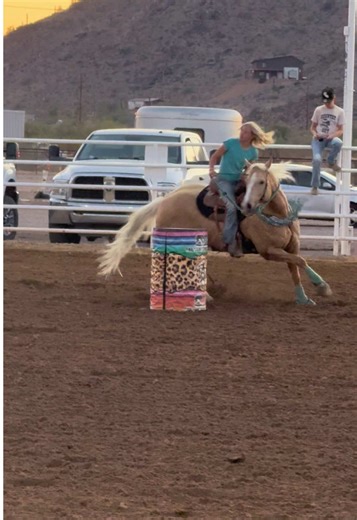 same arena…same barrel.. yeah. LOLL. (All my fault 🤦‍♀️) #barrelracer #CapCut #party #hors #party